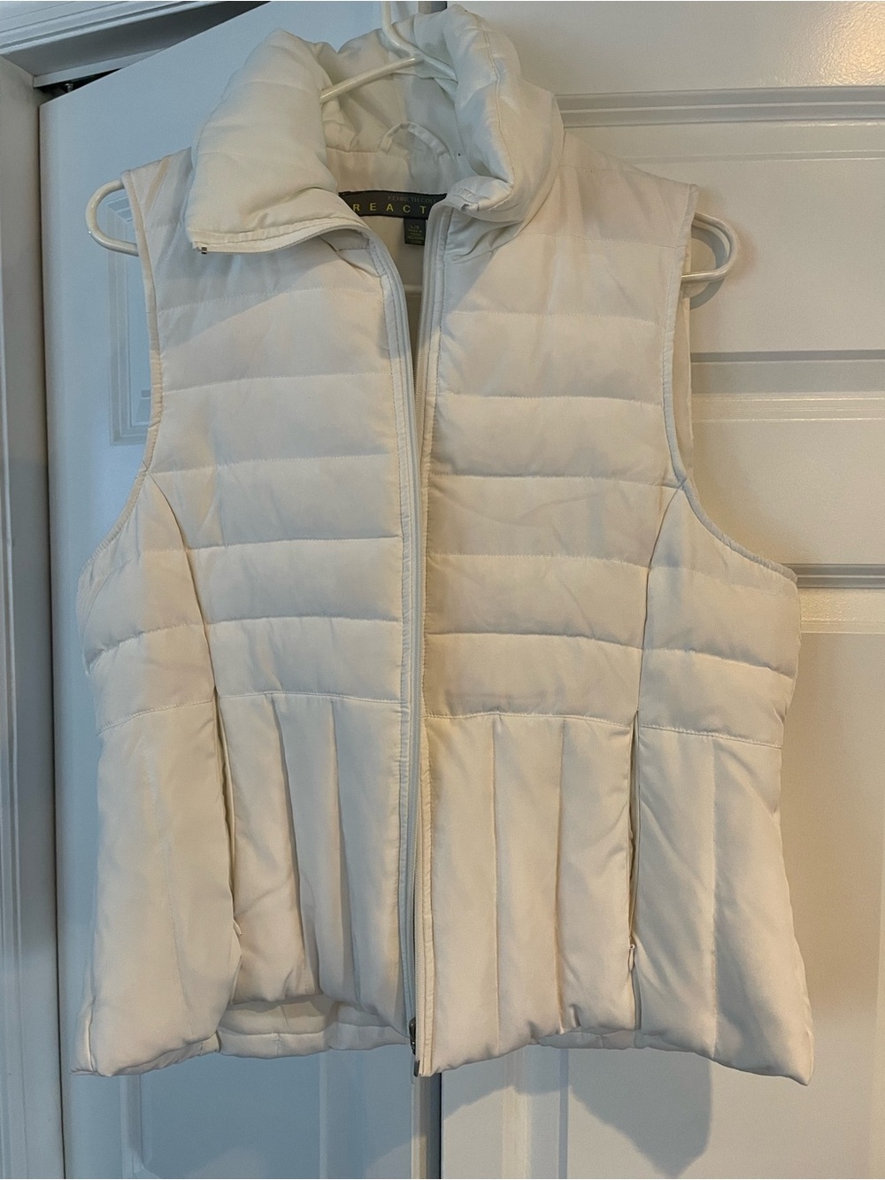 Kenneth Cole Reaction White Quilted Sleeveless Puffer Vest